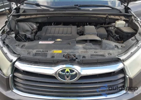 2015 Toyota Highlander Le Plus V6 from USA, damaged, VIN 5TDBKRFH7FS101692
